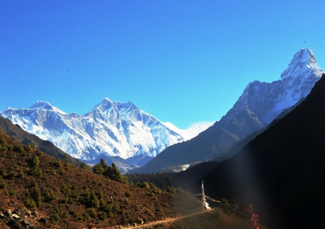 En route to Everest trek Everest route